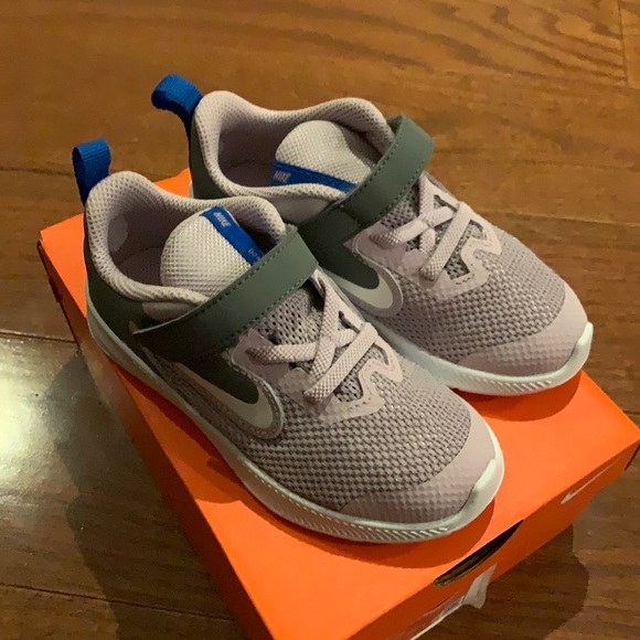 NEW Nike downshifter sneakers 9 - Picture 1 of 5